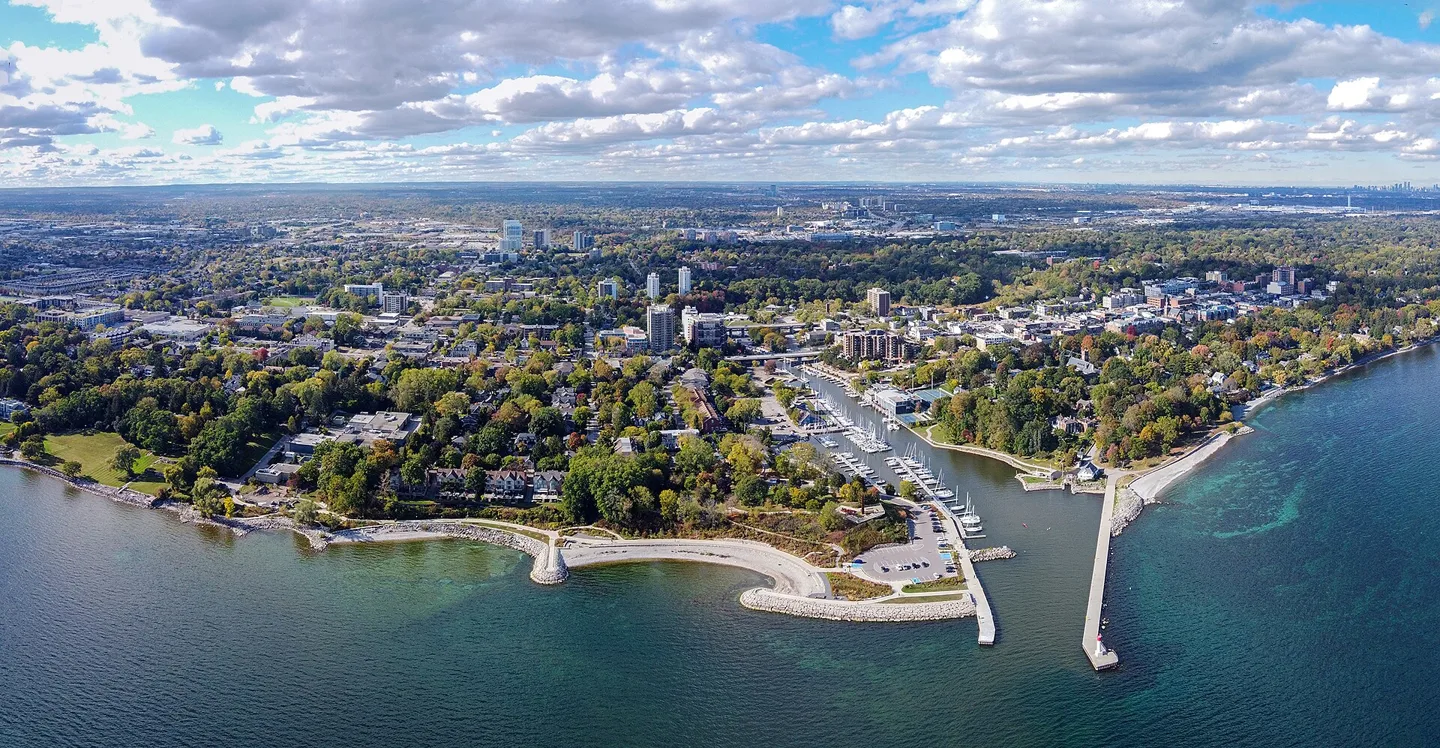 Aerial view of Oakville and its Lake Ontario waterfront